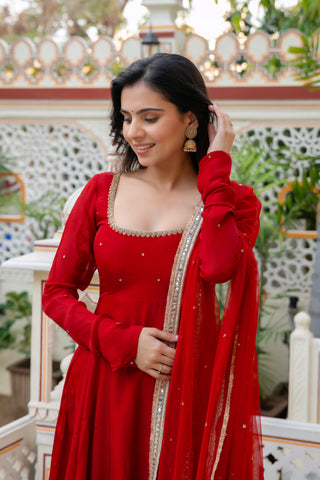 Stylelist Maroon Styled In Easy Shapes With Charming Suit
